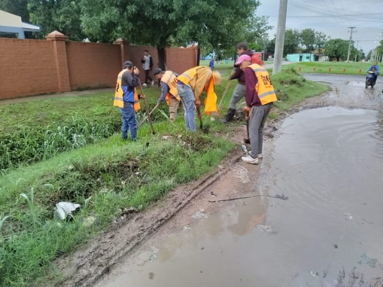 La Municipalidad trabajó este sábado con limpieza de drenajes pluviales